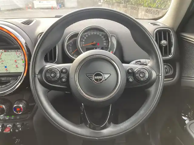 ＭＩＮＩ ミニ クロスオーバー クーパー D 熊本県 2019(令1)年 4.6万km ライトホワイト ・スマートキー/・プッシュスタート/・インテリジェントセーフティ/・クルーズコントロール(追従式)/・純正HDDナビ/　【Bluetooth・USB・】/・バックカメラ/・ミラー一体型ETC/・純正ドライブレコーダー(前後録画)/・パワーバックドア/・LEDヘッドランプ/・LEDフォグランプ/・純正マット