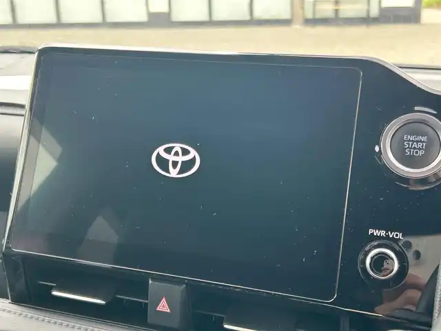 トヨタ ヴォクシー S－Z 大阪府 2022(令4)年 3.3万km アティチュードブラックマイカ 純正１０．５インチナビ/   フルセグTV/Bluetooth/USB/衝突軽減/バックモニター/１４インチ後席モニター/前席シートヒーター/両側パワースライドドア/レーダークルーズコントロール/横滑り防止装置/ドライブレコーダー/純正17インチアルミホイール/オートマチックハイビーム/コーナーセンサー/純正フロアマット/プッシュスタート/スマートキー/ハーフレザーシート/ＥＴＣ/ＬＥＤライト