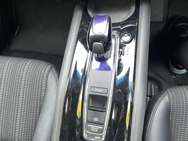ホンダ ヴェゼル ハイブリッド Z 福島県 2015(平27)年 10.8万km ホワイトオーキッドパール （株）IDOMが運営する【じしゃロンいわき店】の/自社ローン専用車両になります。/こちらは現金またはオートローンご利用時の価格です。/自社ローンご希望の方は別途その旨お申し付けください//メモリナビ/フルセグテレビ/DVD BT CD/バックカメラ/純正アルミホイール/クルーズコントロール/ETC/HID
