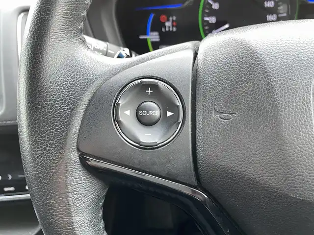 ホンダ ヴェゼル ハイブリッド Z 福島県 2015(平27)年 10.8万km ホワイトオーキッドパール （株）IDOMが運営する【じしゃロンいわき店】の/自社ローン専用車両になります。/こちらは現金またはオートローンご利用時の価格です。/自社ローンご希望の方は別途その旨お申し付けください//メモリナビ/フルセグテレビ/DVD BT CD/バックカメラ/純正アルミホイール/クルーズコントロール/ETC/HID