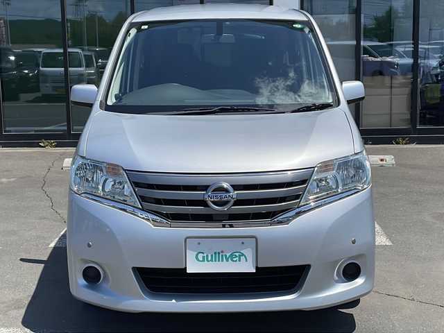 日産 セレナ 20X 道東・釧路十勝 2013(平25)年 7万km ブリリアントシルバー ・4WD/・純正SDナビ/（MSV・BT・SD・CD・DVD・フルセグ・FM・AM）/・バックカメラ/・社外フリップダウンモニター/・スマートキー/・プッシュスタート/・片側パワースライドドア/・コーナーセンサー/・クルーズコントロール/・ETC/・電格ミラー/・ドアバイザー