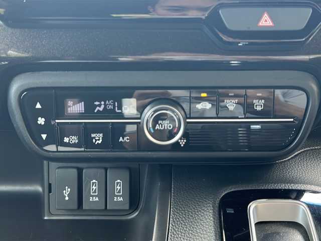 ホンダ Ｎ ＢＯＸ カスタム G EX ホンダセンシング 沖縄県 2017(平29)年 5.1万km プレミアムベルベットパープル・パール 純正8型ナビ/　（AM/FM/CD/DVD/BT)　/フルセグＴＶ　/バックモニター　/両側パワスラ　/衝突軽減/クルコン　/純正アルミホイール　/ＥＴＣ　/ドラレコ　/ＬＥＤヘッドライト　/純正フロアマット
