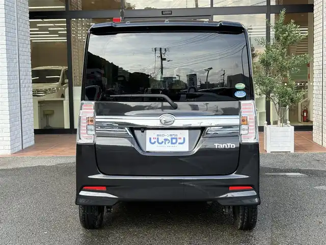 ダイハツ タント カスタム RS 高知県 2015(平27)年 9.8万km ブラックマイカメタリック (株)IDOMが運営する【じしゃロン高知店】の自社ローン専用車両になります。こちらは現金またはオートローンご利用時の価格です。自社ローンご希望の方は別途その旨お申付け下さい