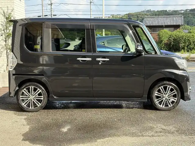 ダイハツ タント カスタム RS 高知県 2015(平27)年 9.8万km ブラックマイカメタリック (株)IDOMが運営する【じしゃロン高知店】の自社ローン専用車両になります。こちらは現金またはオートローンご利用時の価格です。自社ローンご希望の方は別途その旨お申付け下さい