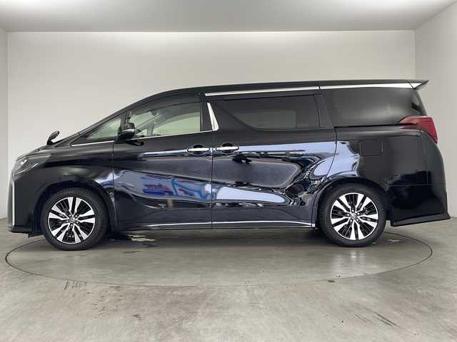 トヨタ アルファード S Cパッケージ 兵庫県 2019(令1)年 3.7万km ブラック ・アルパイン11インチナビ&BT&CD&DVD&USB&SD&TV/・バックカメラ/・ビルドインETC/・Toyota Safety Sense/・プリクラッシュセーフティ/・レーンディパーチャーアラート/・オートマチックハイビーム/・先行車発進告知機能/・パーキングサポートブレーキ（前後方静止物）/・車両接近通報装置/・ブラインドスポットモニター/・レーダークルーズコントロール/・クリアランスソナー/・三列シート/・電動リアゲート/・純正フロアマット/・ウォークスルー/・レザーシート/・パワーシート（運転席・助手席）/・メモリーシート（運転席）/・シートヒーター（運転席・助手席）/・エアシート（運転席・助手席）/・ステアリングヒーター/・両側パワースライドドア/・デジタルインナーミラー/・ABS/・横滑り防止機能/・前後コーナーセンサー/・盗難防止装置/・オートライト/・LEDヘッドライト/・W＋サイドエアバック/・カーテンエアバック/・MTモード付AT/・スマートキー/・スペアキー/・WACエアコン
