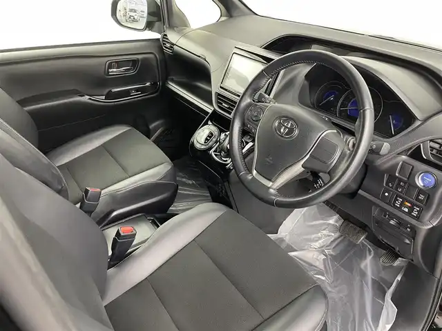 トヨタ ノア ハイブリッド Si ダブルバイビーⅡ 埼玉県 2019(平31)年 4.9万km 黒 １２型後席モニター　両側電動ドア　９型ナビ　衝突軽減　前後ドラレコ　前席シートヒーター　ハーフレザー　ＥＴＣ　バックカメラ　フルセグ　クルコン　ＣＤ　ＤＶＤ　ＢＴ　スマートキー　純正フロアマット