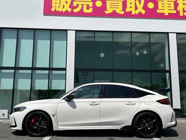 ホンダ シビック タイプR 和歌山県 2025(令7)年 0.1万km未満 チャンピオンシップホワイト 未使用車/純正9インチメーカーナビ/バックカメラ/ホンダセンシング/衝突被害軽減ブレーキ/レーンキープアシスト/レーダークルーズコントロール/オートライト/ブラインドスポットモニター/前後コーナーセンサー/ETC2.0/ステアリングリモコン/LEDヘッドライト/電格ミラー/プッシュスタート