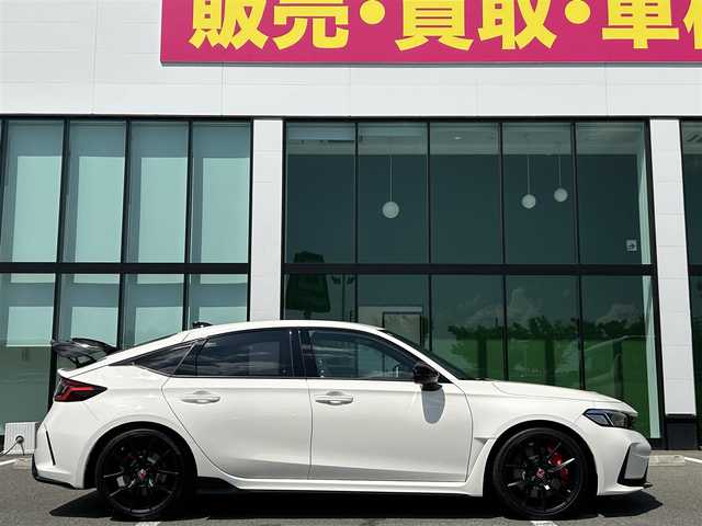 ホンダ シビック タイプR 和歌山県 2025(令7)年 0.1万km未満 チャンピオンシップホワイト 未使用車/純正9インチメーカーナビ/バックカメラ/ホンダセンシング/衝突被害軽減ブレーキ/レーンキープアシスト/レーダークルーズコントロール/オートライト/ブラインドスポットモニター/前後コーナーセンサー/ETC2.0/ステアリングリモコン/LEDヘッドライト/電格ミラー/プッシュスタート