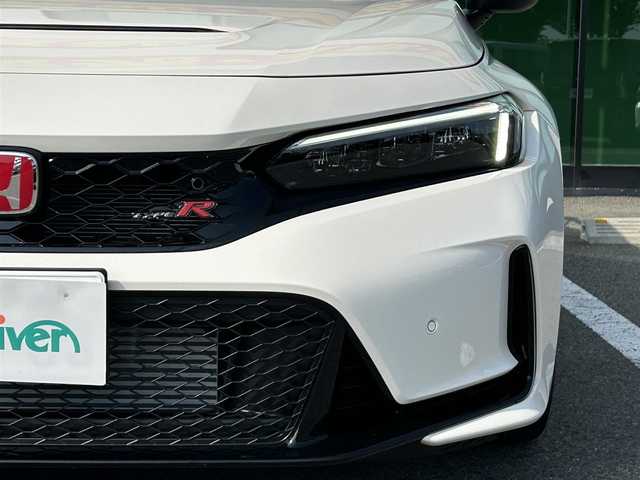 ホンダ シビック タイプR 和歌山県 2025(令7)年 0.1万km未満 チャンピオンシップホワイト 未使用車/純正9インチメーカーナビ/バックカメラ/ホンダセンシング/衝突被害軽減ブレーキ/レーンキープアシスト/レーダークルーズコントロール/オートライト/ブラインドスポットモニター/前後コーナーセンサー/ETC2.0/ステアリングリモコン/LEDヘッドライト/電格ミラー/プッシュスタート