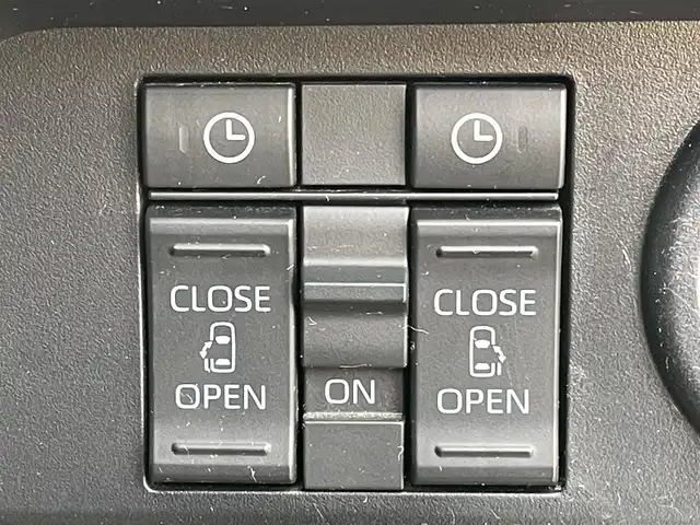 トヨタ ルーミー カスタムG 東京都 2021(令3)年 1.7万km 黒 純正9型ナビ/TV/CD/DVD/バックカメラ/純正12.1型フリップダウンモニター/モデリスタエアロ /前席シートヒーター/ウェルカムパワースライドドア/ビルトインETC2.0/ドライブレコーダー/追従クルーズ