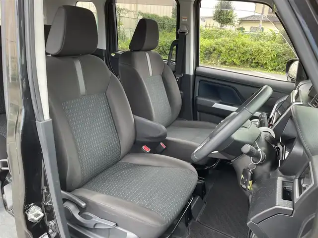 トヨタ ルーミー カスタムG 東京都 2021(令3)年 1.7万km 黒 純正9型ナビ/TV/CD/DVD/バックカメラ/純正12.1型フリップダウンモニター/モデリスタエアロ /前席シートヒーター/ウェルカムパワースライドドア/ビルトインETC2.0/ドライブレコーダー/追従クルーズ