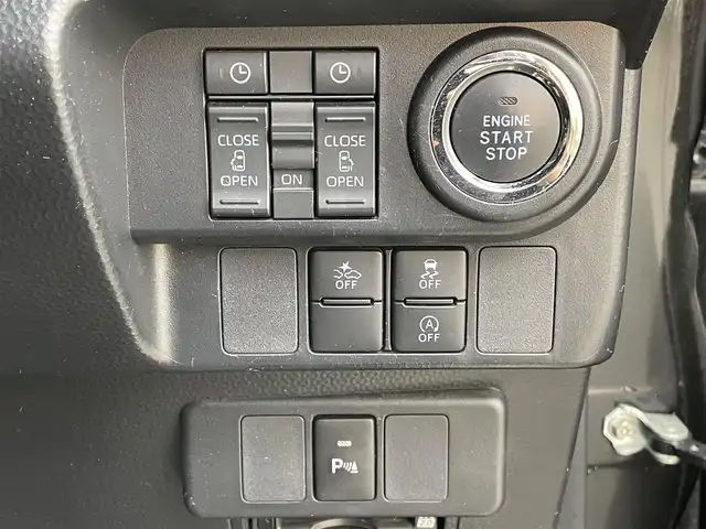 トヨタ ルーミー カスタムG 東京都 2021(令3)年 1.7万km 黒 純正9型ナビ/TV/CD/DVD/バックカメラ/純正12.1型フリップダウンモニター/モデリスタエアロ /前席シートヒーター/ウェルカムパワースライドドア/ビルトインETC2.0/ドライブレコーダー/追従クルーズ