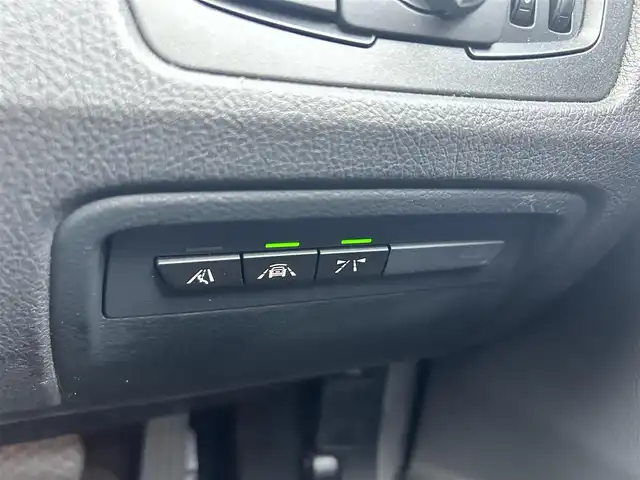 ＢＭＷ ３２０ｄ Mスポーツ 滋賀県 2018(平30)年 3.7万km サファイアブラックP ハイラインパッケージ/レザーシート／メモリ付きパワーシート/アドバンスドアクティブセーフティパッケージ/ヘッドアップディスプレイ/クルーズコントロール(追従走行有り)/純正HDDナビ/【CD/DVD/BT】/バックカメラ/車線逸脱警報/車線逸脱制御/横滑り防止/シートヒーター/コーナーセンサー/ミラー一体型ETC/ドライブレコーダー/パドルシフト/オートワイパー/オートライト/純正LEDライト/スマートキー/プッシュスタート/MTモード付きAT/アイドリングストップ/純正アルミホイール 19インチ/ウインカーミラー