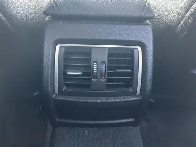 ＢＭＷ ３２０ｄ Mスポーツ 滋賀県 2018(平30)年 3.7万km サファイアブラックP ハイラインパッケージ/レザーシート／メモリ付きパワーシート/アドバンスドアクティブセーフティパッケージ/ヘッドアップディスプレイ/クルーズコントロール(追従走行有り)/純正HDDナビ/【CD/DVD/BT】/バックカメラ/車線逸脱警報/車線逸脱制御/横滑り防止/シートヒーター/コーナーセンサー/ミラー一体型ETC/ドライブレコーダー/パドルシフト/オートワイパー/オートライト/純正LEDライト/スマートキー/プッシュスタート/MTモード付きAT/アイドリングストップ/純正アルミホイール 19インチ/ウインカーミラー