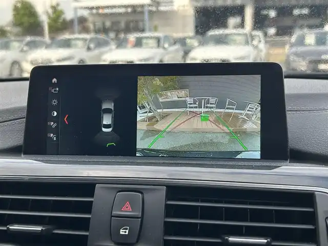 ＢＭＷ ３２０ｄ Mスポーツ 滋賀県 2018(平30)年 3.7万km サファイアブラックP ハイラインパッケージ/レザーシート／メモリ付きパワーシート/アドバンスドアクティブセーフティパッケージ/ヘッドアップディスプレイ/クルーズコントロール(追従走行有り)/純正HDDナビ/【CD/DVD/BT】/バックカメラ/車線逸脱警報/車線逸脱制御/横滑り防止/シートヒーター/コーナーセンサー/ミラー一体型ETC/ドライブレコーダー/パドルシフト/オートワイパー/オートライト/純正LEDライト/スマートキー/プッシュスタート/MTモード付きAT/アイドリングストップ/純正アルミホイール 19インチ/ウインカーミラー