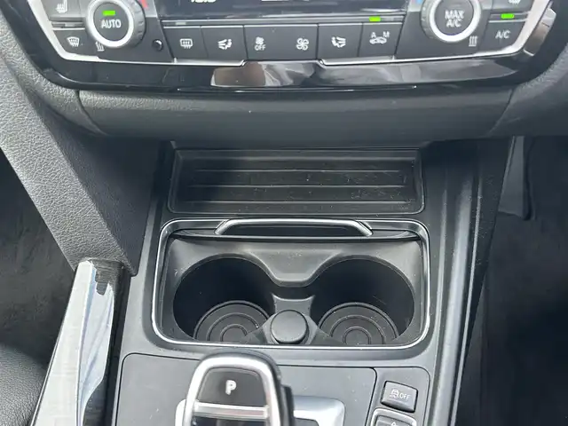 ＢＭＷ ３２０ｄ Mスポーツ 滋賀県 2018(平30)年 3.7万km サファイアブラックP ハイラインパッケージ/レザーシート／メモリ付きパワーシート/アドバンスドアクティブセーフティパッケージ/ヘッドアップディスプレイ/クルーズコントロール(追従走行有り)/純正HDDナビ/【CD/DVD/BT】/バックカメラ/車線逸脱警報/車線逸脱制御/横滑り防止/シートヒーター/コーナーセンサー/ミラー一体型ETC/ドライブレコーダー/パドルシフト/オートワイパー/オートライト/純正LEDライト/スマートキー/プッシュスタート/MTモード付きAT/アイドリングストップ/純正アルミホイール 19インチ/ウインカーミラー