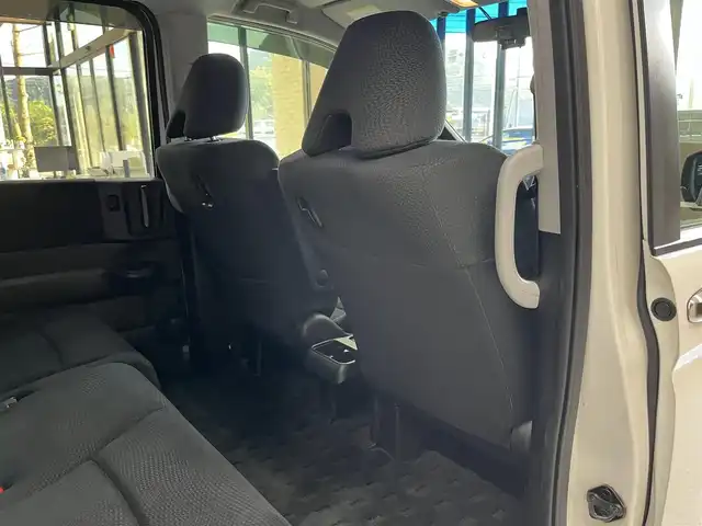 ホンダ ステップワゴン スパーダ Z 高知県 2014(平26)年 10万km ホワイトオーキッドパール (株)IDOMが運営する【じしゃロン高知店】の自社ローン専用車両になります。こちらは現金またはオートローンご利用時の価格です。自社ローンご希望の方は別途その旨お申付け下さい/	ナビ装着用スペシャルパッケージ/	リア左側パワースライドドア＋リア両側イージードアクローザー/	リア右側パワースライドドア/	ディスチャージヘッドライト＜HID＞（ロービーム、オートレベリング/オートライトコントロール機構付）/	アクティブコーナリングライト/	Hondaスマートキーシステム（Hondaスマートキー2個付）/	１６インチアルミホイール＋スチールラジアルタイヤ（205/60R16 92H）/	コンフォートビューパッケージ［親水/ヒーテッドドアミラー+フロントドア撥水ガラス］/	クルーズコントロール/	スーパーＵＶカットフロントドアガラス