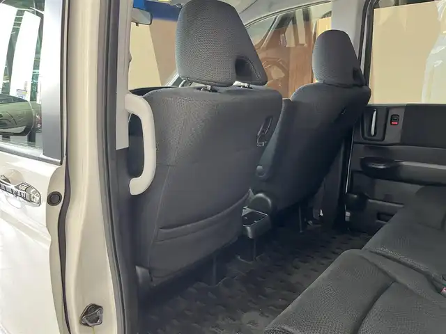 ホンダ ステップワゴン スパーダ Z 高知県 2014(平26)年 10万km ホワイトオーキッドパール (株)IDOMが運営する【じしゃロン高知店】の自社ローン専用車両になります。こちらは現金またはオートローンご利用時の価格です。自社ローンご希望の方は別途その旨お申付け下さい/	ナビ装着用スペシャルパッケージ/	リア左側パワースライドドア＋リア両側イージードアクローザー/	リア右側パワースライドドア/	ディスチャージヘッドライト＜HID＞（ロービーム、オートレベリング/オートライトコントロール機構付）/	アクティブコーナリングライト/	Hondaスマートキーシステム（Hondaスマートキー2個付）/	１６インチアルミホイール＋スチールラジアルタイヤ（205/60R16 92H）/	コンフォートビューパッケージ［親水/ヒーテッドドアミラー+フロントドア撥水ガラス］/	クルーズコントロール/	スーパーＵＶカットフロントドアガラス