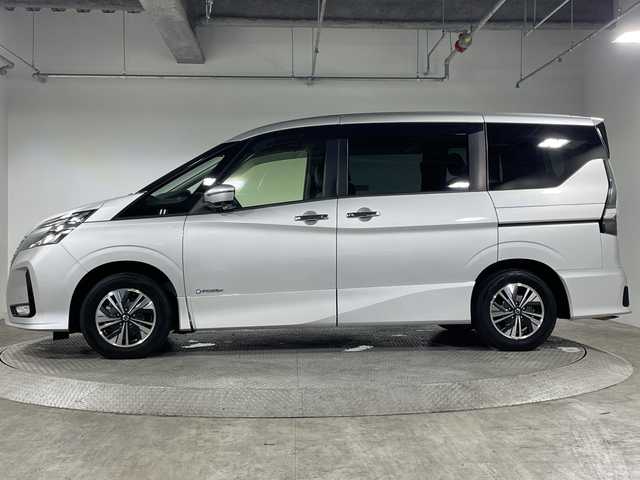 日産 セレナ e-パワー オーテック セーフティPKG 神奈川県 2019(令1)年 3.3万km ブリリアントシルバー 純正10型SDナビゲーション/フルセグ　CD　DVDブルーレイ対応　Bluetooth　USB　SD/アラウンドビューモニター/両側電動スライドドア【サンシェード】/セーフティパックB/プロパイロット/レーダークルーズコントロール/エマージェンシーブレーキ/ブラインドスポットモニター/【車線逸脱防止支援システム/踏み間違い防止アシスト/オートハイビーム/パーキングアシスト/革巻きステアリング/ステアリングスイッチ/社外前方ドライブレコーダー/社外ETC/電動パーキングブレーキ/オートブレーキホールド/シートバックテーブル/USB電源ソケット【2列目/3列目】/プッシュスタート/インテリジェントキー/LEDヘッドライト/オートライト