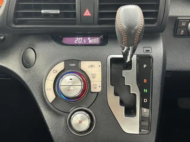 トヨタ シエンタ ハイブリッド G クエロ 熊本県 2017(平29)年 3.3万km ヴィンテージブラウンパールクリスタルシャイン 純正ナビNSZT-W66T（ＣＤ・ＤＶＤ・フルセグ・ＢＴ）/バックカメラ　/純正前方ドライブレコーダー　/ビルトインＥＴＣ　/両側パワースライドドア　/前席シートヒーター　/プリクラッシュブレーキ　/レーンデェパーチャアラート/横滑り防止/純正フロアマット/純正16インチAW/オートライト/オートマチックハイビーム/LEDヘッドライト/スマートキー/プッシュスタート/スペアキー1本/保証書/取扱説明書