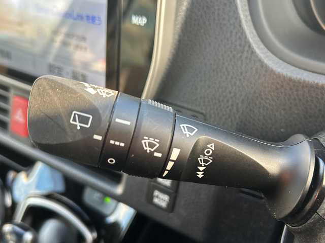 トヨタ ノア ハイブリッド Si ダブルバイビーⅢ 千葉県 2021(令3)年 4.1万km ホワイトパールクリスタルシャイン モデリスタエアロ　10型ナビNSZN-Z68T　フリップダウンモニター　バックカメラ　両側電動スライドドア　シートヒーター　セーフティセンス　２．０ETC　クルコン　ドラレコ　コンビハンドル　LED