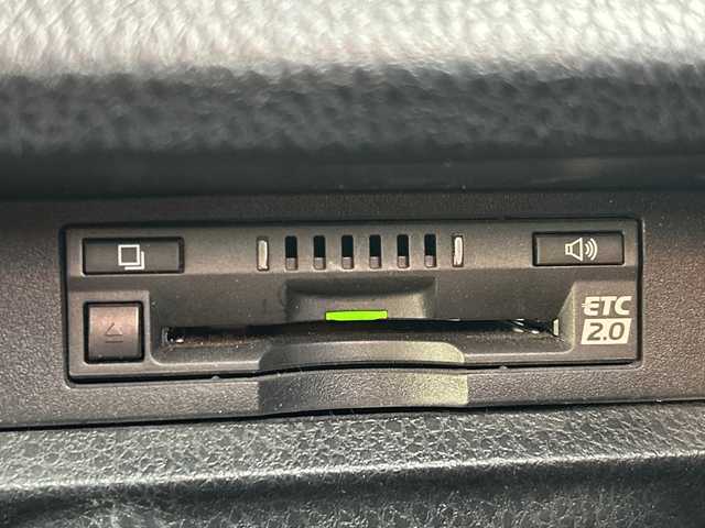 トヨタ ノア ハイブリッド Si ダブルバイビーⅢ 千葉県 2021(令3)年 4.1万km ホワイトパールクリスタルシャイン モデリスタエアロ　10型ナビNSZN-Z68T　フリップダウンモニター　バックカメラ　両側電動スライドドア　シートヒーター　セーフティセンス　２．０ETC　クルコン　ドラレコ　コンビハンドル　LED