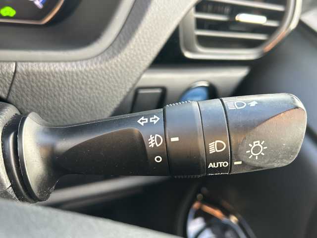 トヨタ ノア ハイブリッド Si ダブルバイビーⅢ 東京都 2021(令3)年 4.1万km ホワイトパールクリスタルシャイン モデリスタエアロ　10型ナビNSZN-Z68T　フリップダウンモニター　バックカメラ　両側電動スライドドア　シートヒーター　セーフティセンス　２．０ETC　クルコン　ドラレコ　コンビハンドル　LED