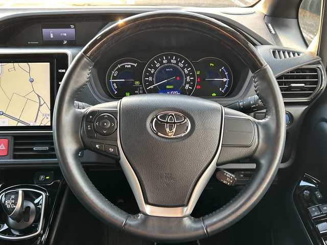 トヨタ ノア ハイブリッド Si ダブルバイビーⅢ 東京都 2021(令3)年 4.1万km ホワイトパールクリスタルシャイン モデリスタエアロ　10型ナビNSZN-Z68T　フリップダウンモニター　バックカメラ　両側電動スライドドア　シートヒーター　セーフティセンス　２．０ETC　クルコン　ドラレコ　コンビハンドル　LED