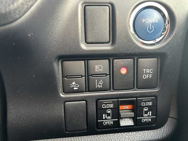 トヨタ ノア ハイブリッド Si ダブルバイビーⅢ 東京都 2021(令3)年 4.1万km ホワイトパールクリスタルシャイン モデリスタエアロ　10型ナビNSZN-Z68T　フリップダウンモニター　バックカメラ　両側電動スライドドア　シートヒーター　セーフティセンス　２．０ETC　クルコン　ドラレコ　コンビハンドル　LED