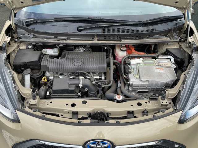 トヨタ シエンタ ハイブリッド ファンベースG 京都府 2018(平30)年 4.8万km ベージュ 純正９インチナビ　フルセグ　Ｂｌｕｅｔｏｏｔｈオーディオ　ＤＶＤ再生　バックカメラ　プリクラッシュセーフティ　クルーズコントロール　両側パワースライド　ビルトインＥＴＣ　ドライブレコーダー　ＬＥＤヘッドライト　クリアランスソナー