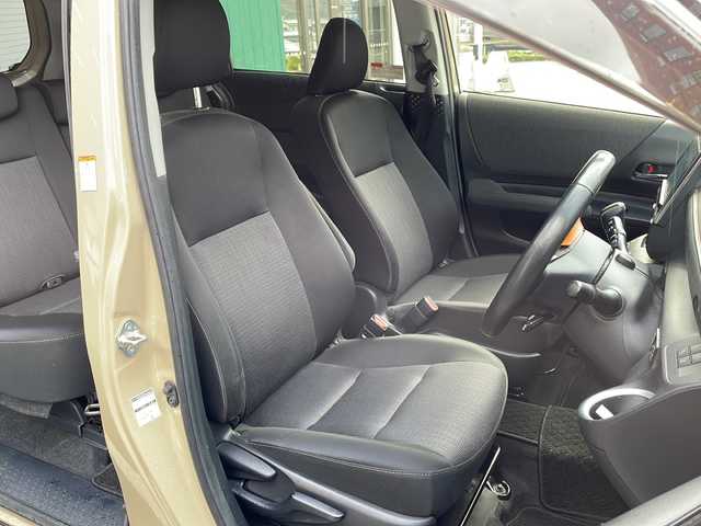 トヨタ シエンタ ハイブリッド ファンベースG 京都府 2018(平30)年 4.8万km ベージュ 純正９インチナビ　フルセグ　Ｂｌｕｅｔｏｏｔｈオーディオ　ＤＶＤ再生　バックカメラ　プリクラッシュセーフティ　クルーズコントロール　両側パワースライド　ビルトインＥＴＣ　ドライブレコーダー　ＬＥＤヘッドライト　クリアランスソナー