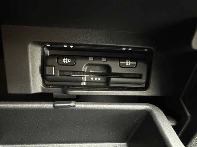 日産 セレナ X 兵庫県 2020(令2)年 3.6万km ブリリアントシルバー 衝突軽減ブレーキ/純正ナビ＆フルセグTV/（CD＆SD＆BT）/クルーズコントロール/両側スライドドア/ETC/Aストップ/スマートキー/プッシュスタート/フロアマット/ドアバイザー