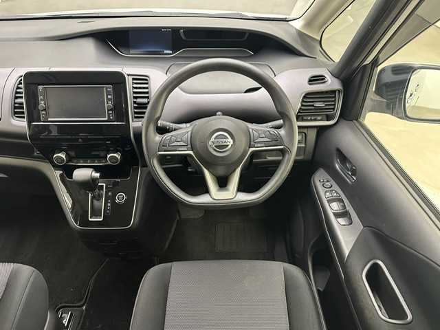 日産 セレナ X 兵庫県 2020(令2)年 3.6万km ブリリアントシルバー 衝突軽減ブレーキ/純正ナビ＆フルセグTV/（CD＆SD＆BT）/クルーズコントロール/両側スライドドア/ETC/Aストップ/スマートキー/プッシュスタート/フロアマット/ドアバイザー