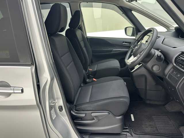 日産 セレナ X 兵庫県 2020(令2)年 3.6万km ブリリアントシルバー 衝突軽減ブレーキ/純正ナビ＆フルセグTV/（CD＆SD＆BT）/クルーズコントロール/両側スライドドア/ETC/Aストップ/スマートキー/プッシュスタート/フロアマット/ドアバイザー