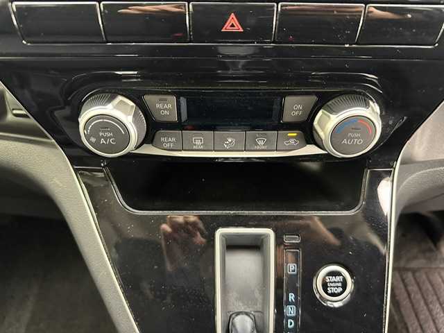 日産 セレナ X 兵庫県 2020(令2)年 3.6万km ブリリアントシルバー 衝突軽減ブレーキ/純正ナビ＆フルセグTV/（CD＆SD＆BT）/クルーズコントロール/両側スライドドア/ETC/Aストップ/スマートキー/プッシュスタート/フロアマット/ドアバイザー