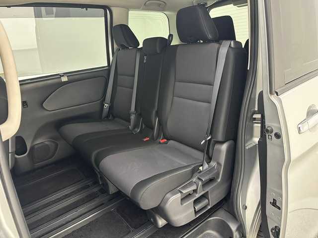 日産 セレナ X 兵庫県 2020(令2)年 3.6万km ブリリアントシルバー 衝突軽減ブレーキ/純正ナビ＆フルセグTV/（CD＆SD＆BT）/クルーズコントロール/両側スライドドア/ETC/Aストップ/スマートキー/プッシュスタート/フロアマット/ドアバイザー