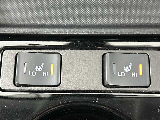 トヨタ プリウス ＰＨＶ A ナビパッケージ 福島県 2020(令2)年 3.2万km アティチュードブラックマイカ ／禁煙車/／純正１１．６型ナビ/／パノラミックビューモニター/／衝突軽減ブレーキ/／ブラインドスポットモニター/／ヘッドアップディスプレイ/／パーキングアシスト/／レーダクルーズコントロール/／１００V電源/／ＥＴＣ2.0/／フルセグTV/／前席シートヒーター/／運転席パワーシート/／クリアランスソナー/／車線逸脱警報/／Bluetooth/／スマートキー/／スペアキーあり