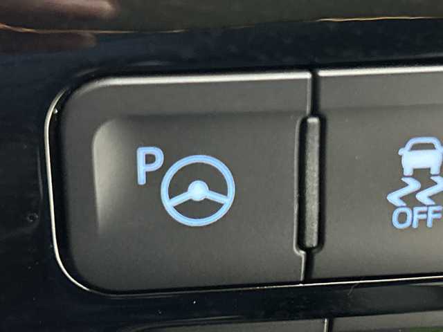 トヨタ プリウス ＰＨＶ A ナビパッケージ 福島県 2020(令2)年 3.2万km アティチュードブラックマイカ ／禁煙車/／純正１１．６型ナビ/／パノラミックビューモニター/／衝突軽減ブレーキ/／ブラインドスポットモニター/／ヘッドアップディスプレイ/／パーキングアシスト/／レーダクルーズコントロール/／１００V電源/／ＥＴＣ2.0/／フルセグTV/／前席シートヒーター/／運転席パワーシート/／クリアランスソナー/／車線逸脱警報/／Bluetooth/／スマートキー/／スペアキーあり