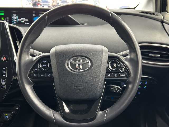 トヨタ プリウス ＰＨＶ A ナビパッケージ 福島県 2020(令2)年 3.2万km アティチュードブラックマイカ ／禁煙車/／純正１１．６型ナビ/／パノラミックビューモニター/／衝突軽減ブレーキ/／ブラインドスポットモニター/／ヘッドアップディスプレイ/／パーキングアシスト/／レーダクルーズコントロール/／１００V電源/／ＥＴＣ2.0/／フルセグTV/／前席シートヒーター/／運転席パワーシート/／クリアランスソナー/／車線逸脱警報/／Bluetooth/／スマートキー/／スペアキーあり