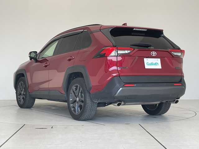 トヨタ ＲＡＶ４ アドベンチャー 愛知県 2022(令4)年 2.3万km センシュアルレッドマイカ 純正9型ディスプレイオーディオナビ/レーダークルーズコントロール/シートヒーター/エアシート/バックカメラ/パワーシート/コーナーセンサー/純正アルミホイール/ルーフレール/ETC2.0/ブラインドスポットモニター/LEDヘッドライト/ステアリングヒーター/オートマチックハイビーム/衝突軽減システム/フルセグ/Bluetooth/ステアリングスイッチ/スマートキー/プッシュスタート