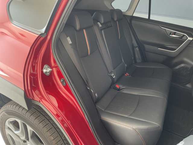 トヨタ ＲＡＶ４ アドベンチャー 愛知県 2022(令4)年 2.3万km センシュアルレッドマイカ 純正9型ディスプレイオーディオナビ/レーダークルーズコントロール/シートヒーター/エアシート/バックカメラ/パワーシート/コーナーセンサー/純正アルミホイール/ルーフレール/ETC2.0/ブラインドスポットモニター/LEDヘッドライト/ステアリングヒーター/オートマチックハイビーム/衝突軽減システム/フルセグ/Bluetooth/ステアリングスイッチ/スマートキー/プッシュスタート