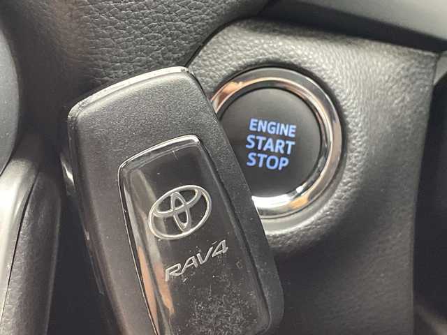 トヨタ ＲＡＶ４ アドベンチャー 愛知県 2022(令4)年 2.3万km センシュアルレッドマイカ 純正9型ディスプレイオーディオナビ/レーダークルーズコントロール/シートヒーター/エアシート/バックカメラ/パワーシート/コーナーセンサー/純正アルミホイール/ルーフレール/ETC2.0/ブラインドスポットモニター/LEDヘッドライト/ステアリングヒーター/オートマチックハイビーム/衝突軽減システム/フルセグ/Bluetooth/ステアリングスイッチ/スマートキー/プッシュスタート
