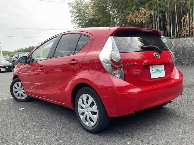 トヨタ アクア S 京都府 2013(平25)年 6.2万km スーパーレッドⅤ ALPINEナビ(VIE-X007W-S)/・フルセグTV/CD/DVD/BT Audio/バックカメラ/ETC/レーダー探知機