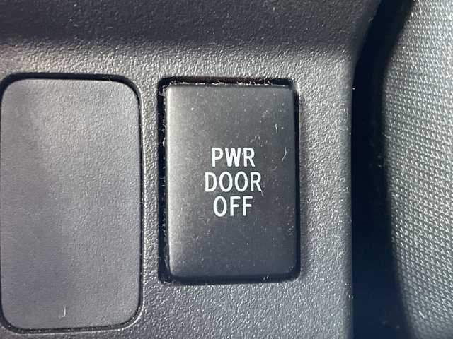 ダイハツ ウェイク G 神奈川県 2015(平27)年 6.7万km ブラックマイカメタリック ・８インチナビ　/・バックカメラ　/・ＬＥＤヘッドライト　/・両側パワースライドドア　/・Ｂｌｕｅｔｏｏｔｈ　/・ＤＶＤ　ＣＤ　/・フルセグＴＶ　/・ＥＴＣ　/・リアサンシェード　/・スマートキー　/・プッシュスタート　/・フォグランプ/・サイドバイザー/・ルーフキャリア/・ルーフキャリアボックス