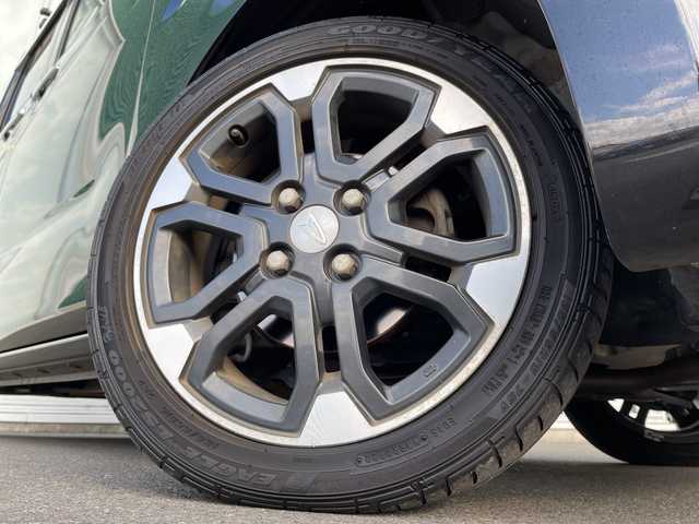 ダイハツ ウェイク G 神奈川県 2015(平27)年 6.7万km ブラックマイカメタリック ・８インチナビ　/・バックカメラ　/・ＬＥＤヘッドライト　/・両側パワースライドドア　/・Ｂｌｕｅｔｏｏｔｈ　/・ＤＶＤ　ＣＤ　/・フルセグＴＶ　/・ＥＴＣ　/・リアサンシェード　/・スマートキー　/・プッシュスタート　/・フォグランプ/・サイドバイザー/・ルーフキャリア/・ルーフキャリアボックス