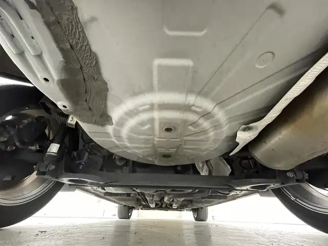 日産 キックス X ツートーンインテリアED 福島県 2021(令3)年 3.9万km プレミアムホライズンオレンジ/ピュアブラック 2トーン 安全装備/・衝突軽減ブレーキ/・プロパイロット/・踏み間違い衝突防止アシスト/・前方衝突予測警報/・車線逸脱防止支援システム/・車線逸脱警報/・ふらつき警報/ワンオーナー/純正9インチSDナビ/型式：MM320D-2/・アラウンドビューモニター /・フルセグTV /・ETC/・前方ドライブレコーダー/・Bluetooth/・CD/DVD/・FM/AM/・ステアリングスイッチ/デジタルインナーミラー/電子パーキング/ブレーキホールド/LEDヘッドライト/・フォグランプ/・オートライト/・オートマチックハイビーム/レザーシート/・前席シートヒーター/・革ステアリング/・ステアリングヒーター/純正ホイール/純正フロアマット/純正ドアバイザー/ウィンカーミラー/オートミラー/アイドリングストップ/ルーフレール/クリアランスソナー前後/プッシュスタート/・スマートキー/・スペアキー