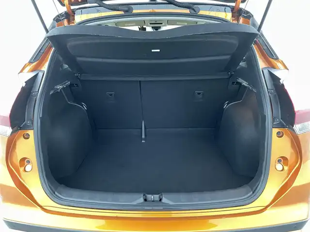 日産 キックス X ツートーンインテリアED 福島県 2021(令3)年 3.9万km プレミアムホライズンオレンジ/ピュアブラック 2トーン 安全装備/・衝突軽減ブレーキ/・プロパイロット/・踏み間違い衝突防止アシスト/・前方衝突予測警報/・車線逸脱防止支援システム/・車線逸脱警報/・ふらつき警報/ワンオーナー/純正9インチSDナビ/型式：MM320D-2/・アラウンドビューモニター /・フルセグTV /・ETC/・前方ドライブレコーダー/・Bluetooth/・CD/DVD/・FM/AM/・ステアリングスイッチ/デジタルインナーミラー/電子パーキング/ブレーキホールド/LEDヘッドライト/・フォグランプ/・オートライト/・オートマチックハイビーム/レザーシート/・前席シートヒーター/・革ステアリング/・ステアリングヒーター/純正ホイール/純正フロアマット/純正ドアバイザー/ウィンカーミラー/オートミラー/アイドリングストップ/ルーフレール/クリアランスソナー前後/プッシュスタート/・スマートキー/・スペアキー