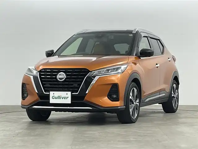 日産 キックス X ツートーンインテリアED 福島県 2021(令3)年 3.9万km プレミアムホライズンオレンジ/ピュアブラック 2トーン 安全装備/・衝突軽減ブレーキ/・プロパイロット/・踏み間違い衝突防止アシスト/・前方衝突予測警報/・車線逸脱防止支援システム/・車線逸脱警報/・ふらつき警報/ワンオーナー/純正9インチSDナビ/型式：MM320D-2/・アラウンドビューモニター /・フルセグTV /・ETC/・前方ドライブレコーダー/・Bluetooth/・CD/DVD/・FM/AM/・ステアリングスイッチ/デジタルインナーミラー/電子パーキング/ブレーキホールド/LEDヘッドライト/・フォグランプ/・オートライト/・オートマチックハイビーム/レザーシート/・前席シートヒーター/・革ステアリング/・ステアリングヒーター/純正ホイール/純正フロアマット/純正ドアバイザー/ウィンカーミラー/オートミラー/アイドリングストップ/ルーフレール/クリアランスソナー前後/プッシュスタート/・スマートキー/・スペアキー