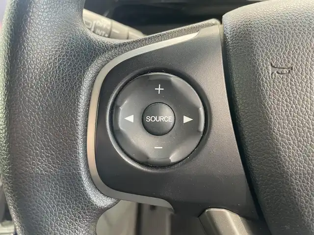 ホンダ ステップワゴン G ホンダセンシング 鹿児島県 2017(平29)年 5.7万km ホワイトオーキッドパール 禁煙車/純正ナビ/バックカメラ/両側パワースライドドア/ホンダセンシング/・クルーズコントロール/・衝突被害軽減ブレーキ/・車線維持支援システム/・誤発進抑制機能/・路外逸脱抑制機能/・先行者お知らせ機能/・標識認識機能/わくわくゲート/フルオートエアコン/ドアバイザー/純正フロアマット/電動格納ミラー/ETC