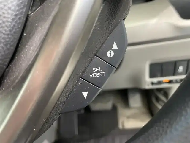 ホンダ ステップワゴン G ホンダセンシング 鹿児島県 2017(平29)年 5.7万km ホワイトオーキッドパール 禁煙車/純正ナビ/バックカメラ/両側パワースライドドア/ホンダセンシング/・クルーズコントロール/・衝突被害軽減ブレーキ/・車線維持支援システム/・誤発進抑制機能/・路外逸脱抑制機能/・先行者お知らせ機能/・標識認識機能/わくわくゲート/フルオートエアコン/ドアバイザー/純正フロアマット/電動格納ミラー/ETC